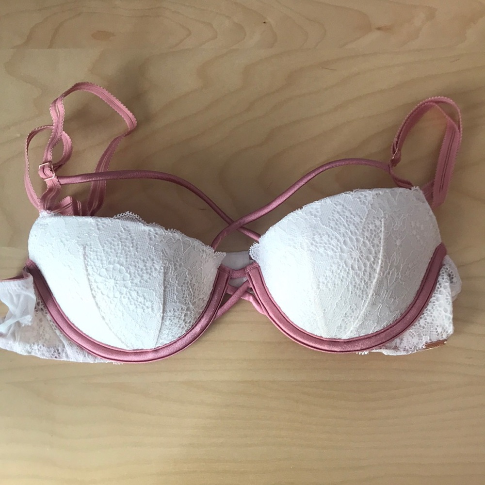 Victoria’s Secret Pink Date Strappy Push Up Bra